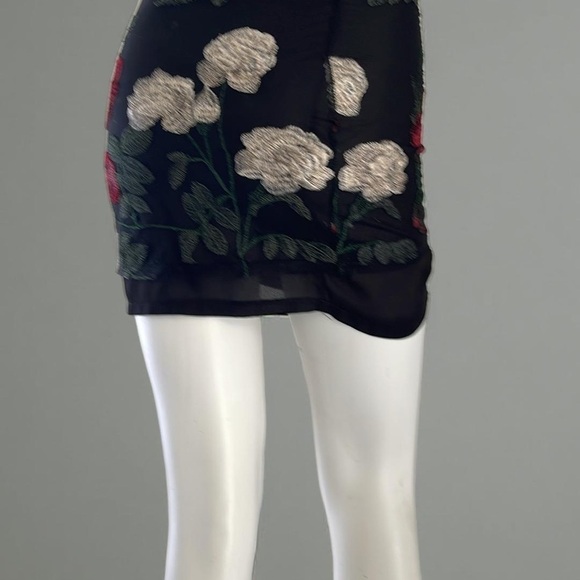 No Brand Floral Embroidered Mini Skirt used - Picture 4 of 4